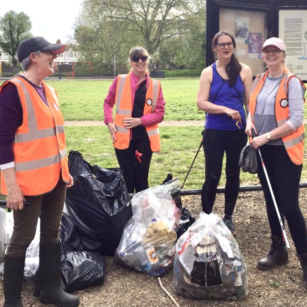 Colliers-Wood-Parks-and-Green-Spaces-Volunteers-Litter-picking